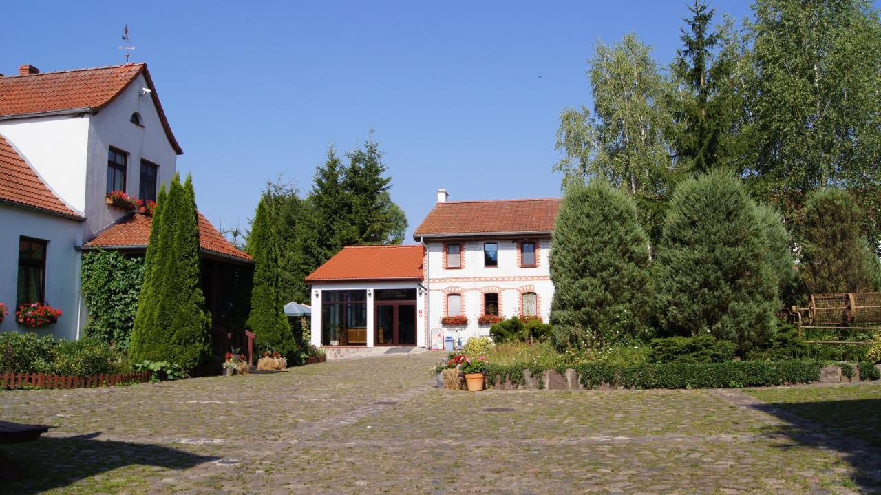 Folwark Na Polwyspie Hotel Uraz  Exterior photo